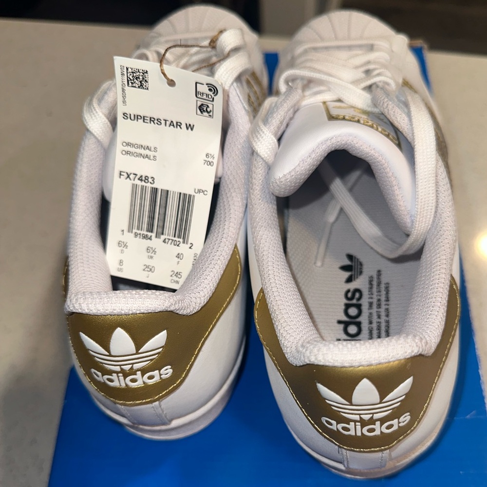 Adidas Superstar Sneakers